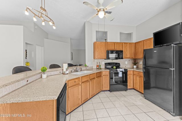9109 MOUNTAINTOP Court, Jacksonville, FL 32225