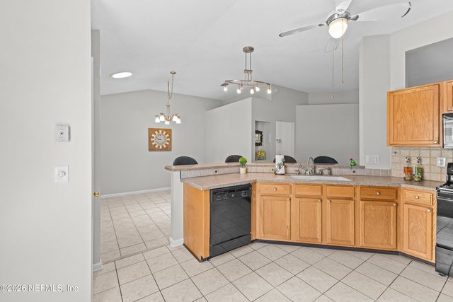 9109 MOUNTAINTOP Court, Jacksonville, FL 32225