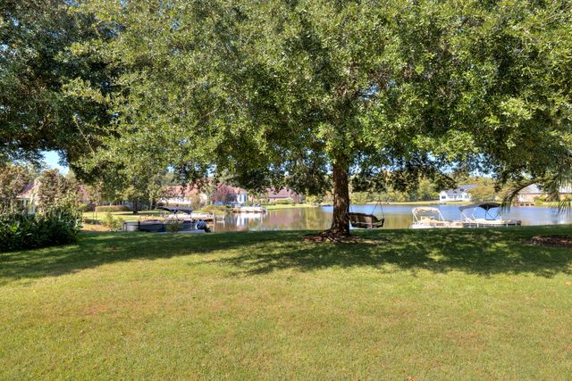 29 Plantation Drive, Manning, SC 29102