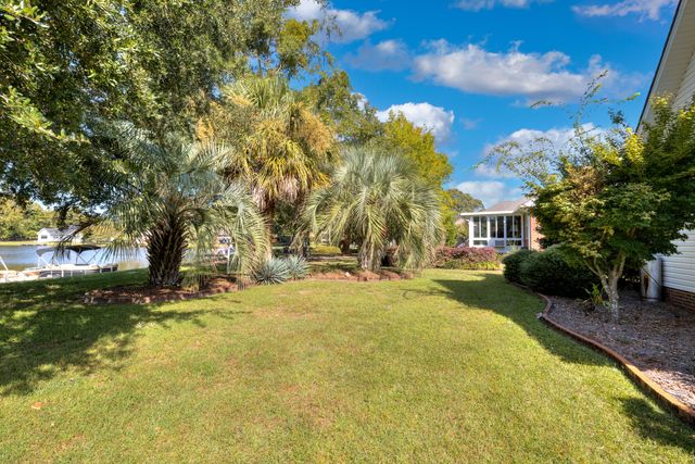 29 Plantation Drive, Manning, SC 29102