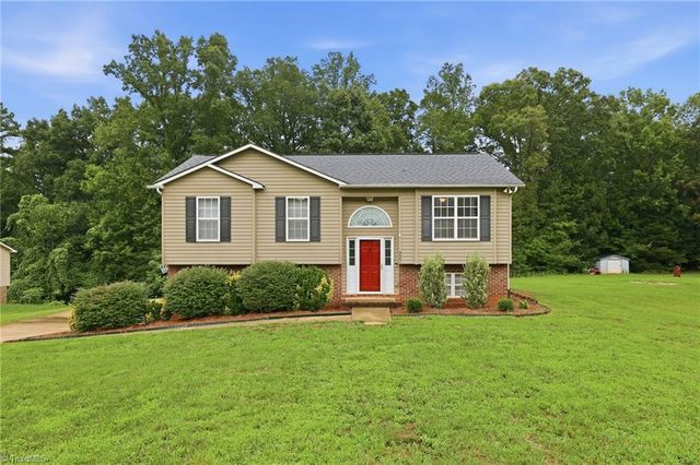 4051 Village Trace Drive, Tobaccoville, NC 27050