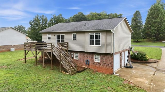 4051 Village Trace Drive, Tobaccoville, NC 27050