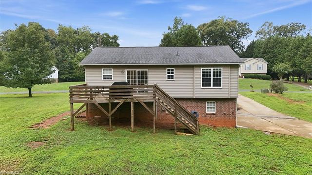 4051 Village Trace Drive, Tobaccoville, NC 27050