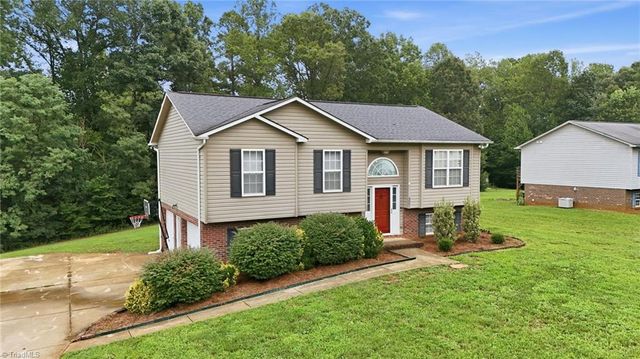 4051 Village Trace Drive, Tobaccoville, NC 27050