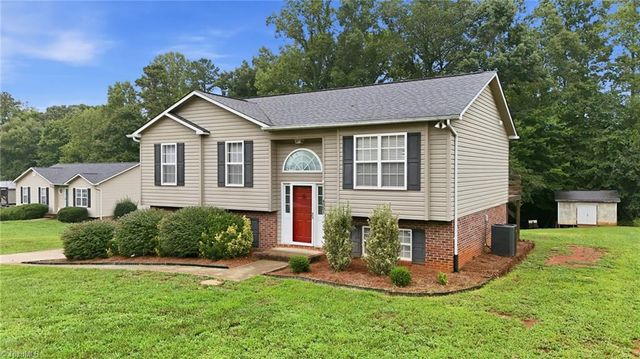 4051 Village Trace Drive, Tobaccoville, NC 27050