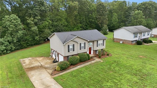 4051 Village Trace Drive, Tobaccoville, NC 27050