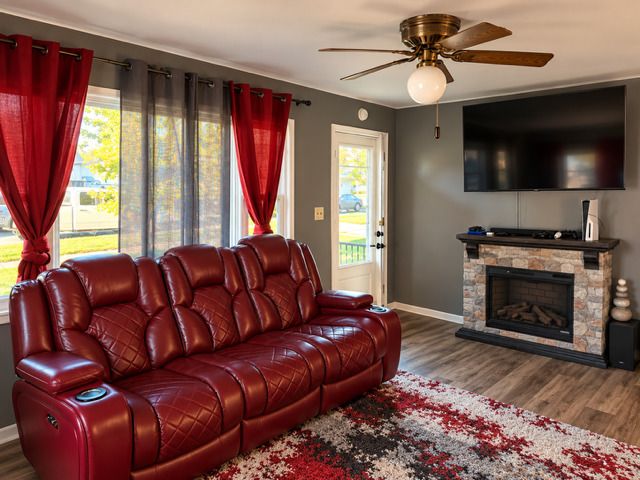 123 James Street, Montgomery, IL 60538