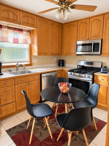123 James Street, Montgomery, IL 60538