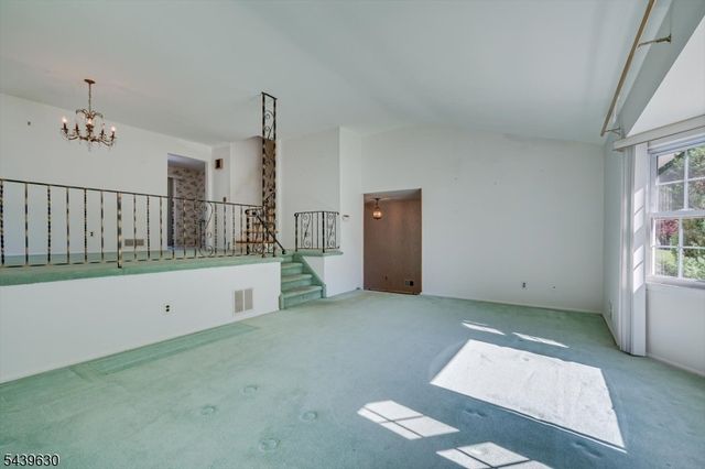 9 Annette Dr, Edison Twp., NJ 08820
