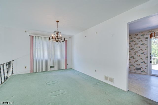 9 Annette Dr, Edison Twp., NJ 08820