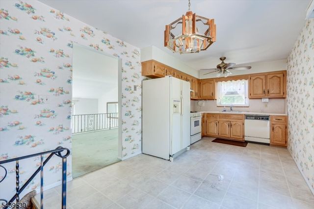 9 Annette Dr, Edison Twp., NJ 08820