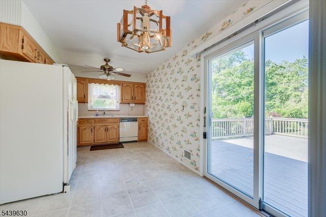 9 Annette Dr, Edison Twp., NJ 08820