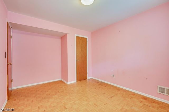 9 Annette Dr, Edison Twp., NJ 08820