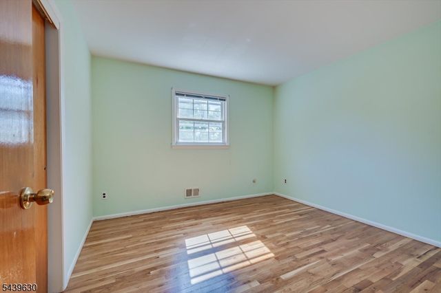 9 Annette Dr, Edison Twp., NJ 08820