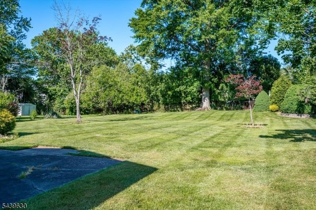 9 Annette Dr, Edison Twp., NJ 08820