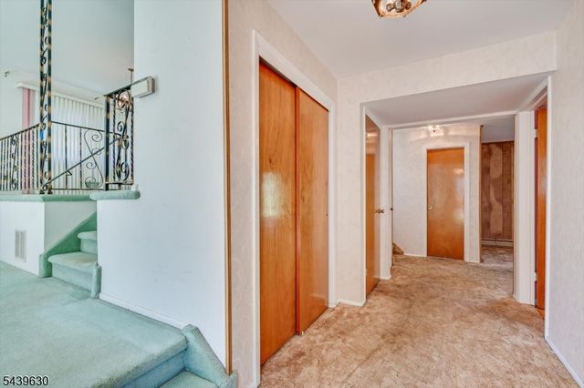 9 Annette Dr, Edison Twp., NJ 08820