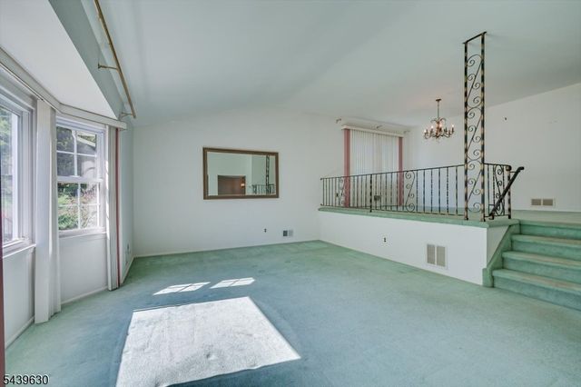 9 Annette Dr, Edison Twp., NJ 08820