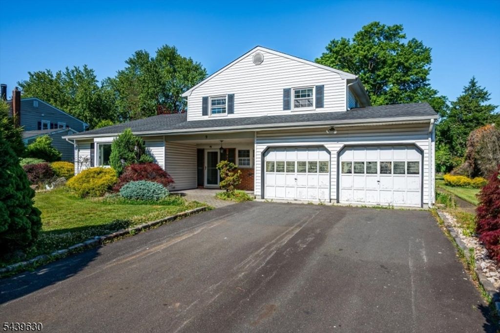 9 Annette Dr, Edison Twp., NJ 08820