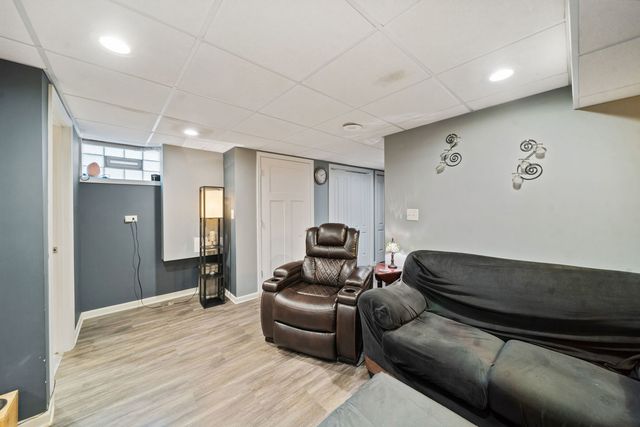 4723 N Kilbourn Avenue, Chicago, IL 60630