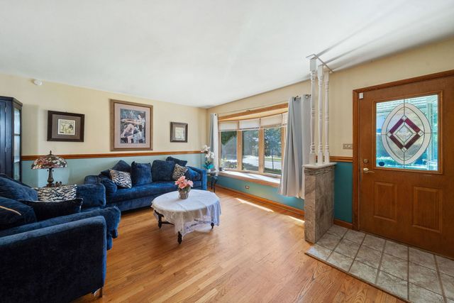 4723 N Kilbourn Avenue, Chicago, IL 60630