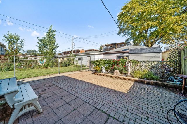 4723 N Kilbourn Avenue, Chicago, IL 60630