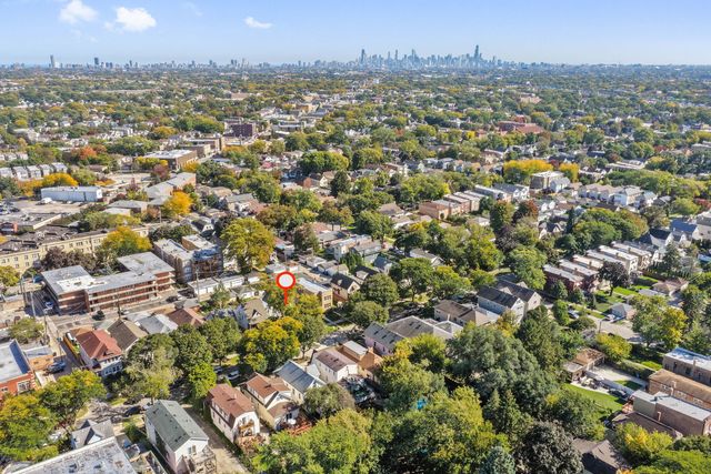 4723 N Kilbourn Avenue, Chicago, IL 60630