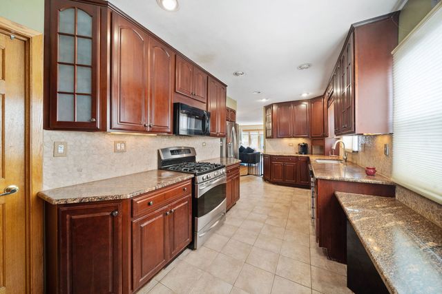 4723 N Kilbourn Avenue, Chicago, IL 60630