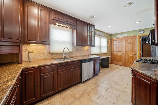 4723 N Kilbourn Avenue, Chicago, IL 60630
