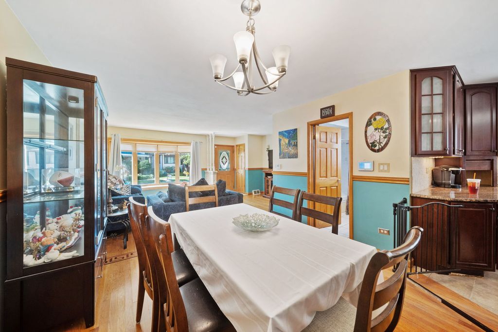 4723 N Kilbourn Avenue, Chicago, IL 60630 — photo 4