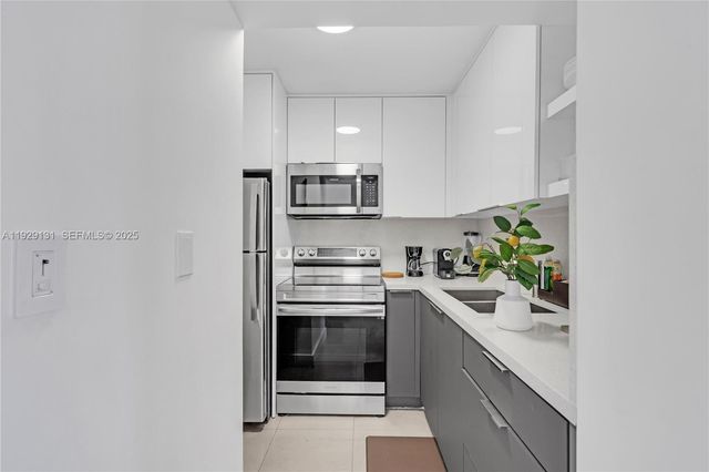 800 West Ave 441, Miami Beach, FL 33139