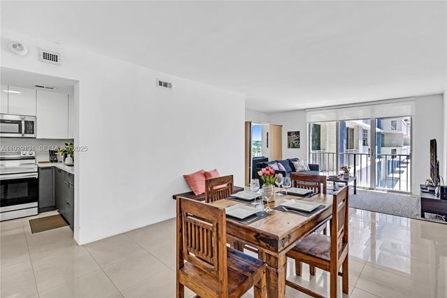 800 West Ave 441, Miami Beach, FL 33139