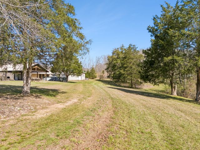 635 Cane Creek Rd, Hohenwald, TN 38462