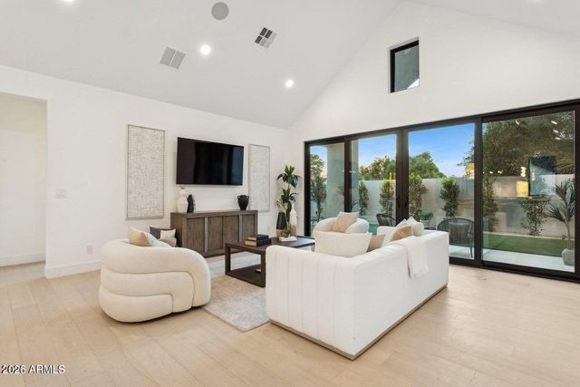 6330 N 10th Drive, Phoenix, AZ 85013