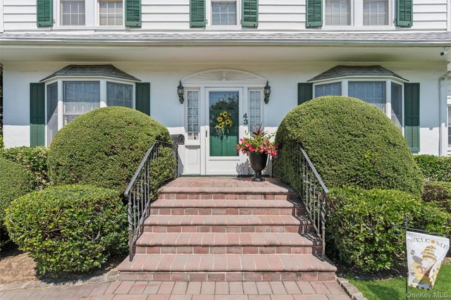 43 Beverly Road, Merrick, NY 11566