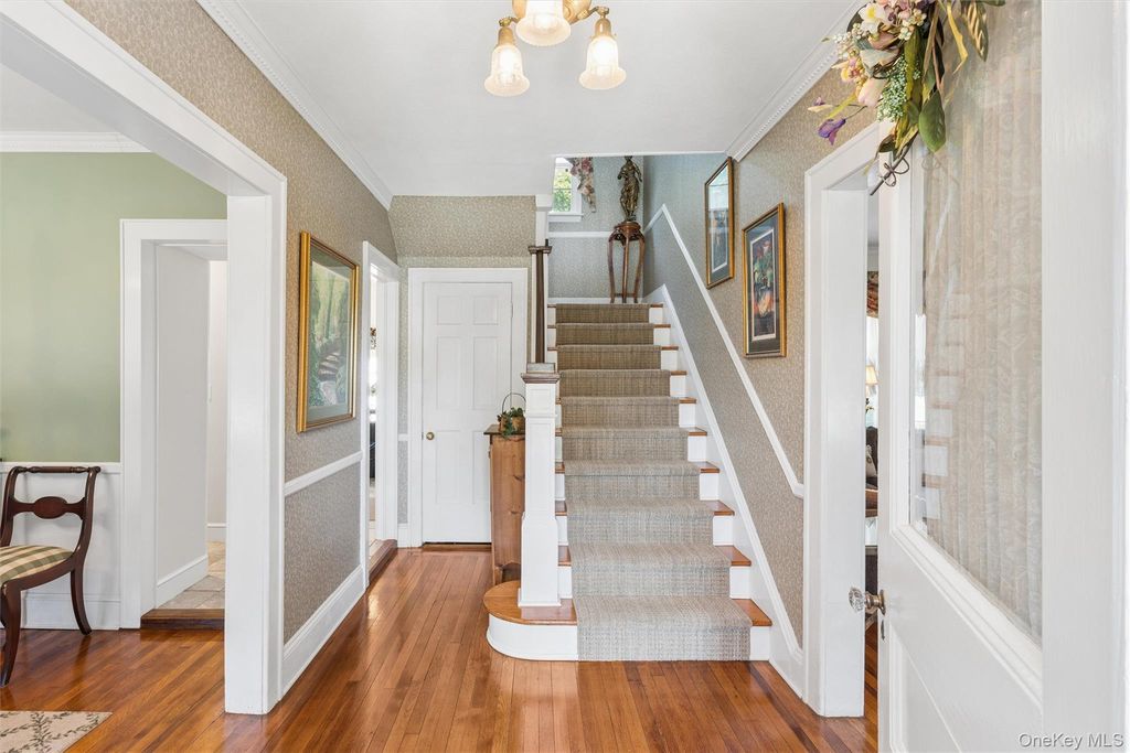 43 Beverly Road, Merrick, NY 11566 — photo 3