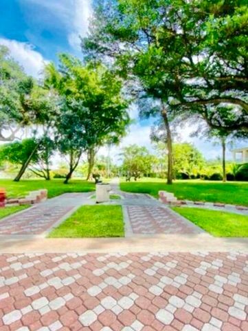 33 S OCEAN Avenue 501, Palm Beach Shores, FL 33404