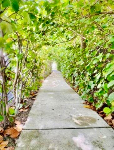 33 S OCEAN Avenue 501, Palm Beach Shores, FL 33404