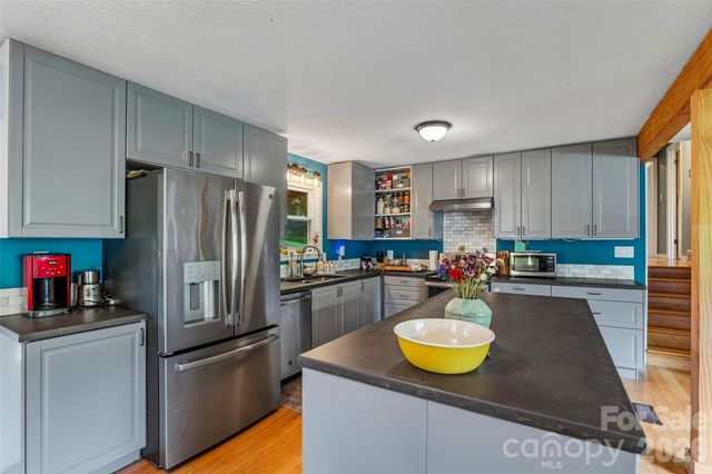 1574 Cashiers Valley Road, Brevard, NC 28712