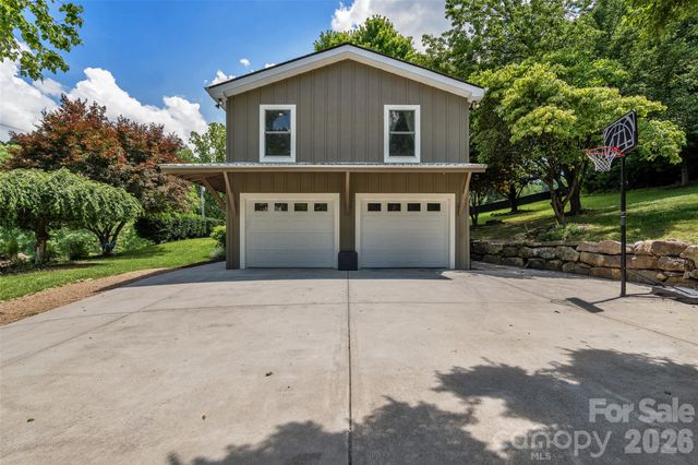 1574 Cashiers Valley Road, Brevard, NC 28712