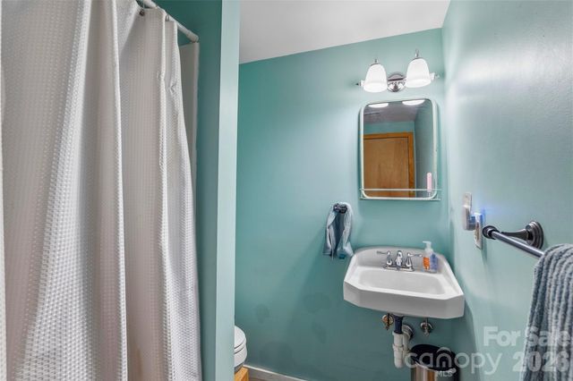 1574 Cashiers Valley Road, Brevard, NC 28712