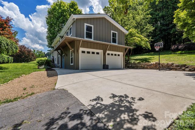 1574 Cashiers Valley Road, Brevard, NC 28712