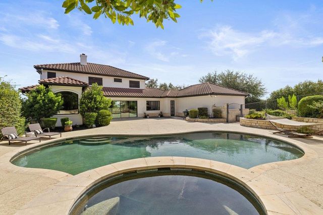 34 AUTUMN OAKS DR, The Hills, TX 78738