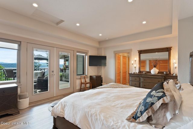 2406 S Silver Beach Rd, Coeur D'alene, ID 83814