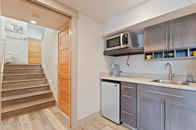 2406 S Silver Beach Rd, Coeur D'alene, ID 83814