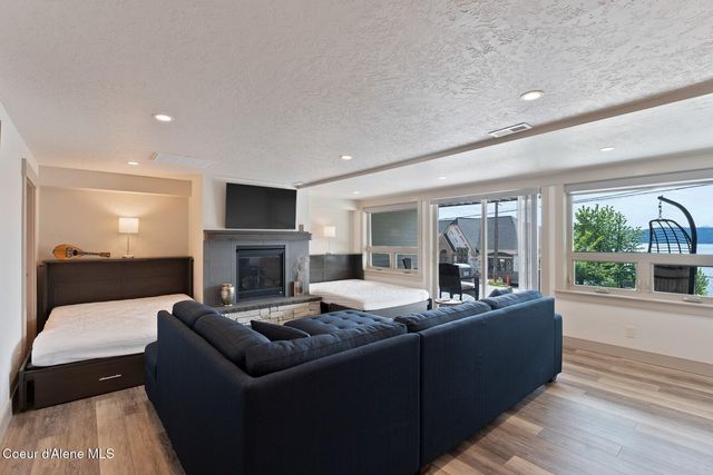 2406 S Silver Beach Rd, Coeur D'alene, ID 83814