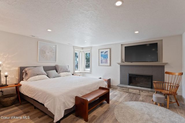 2406 S Silver Beach Rd, Coeur D'alene, ID 83814