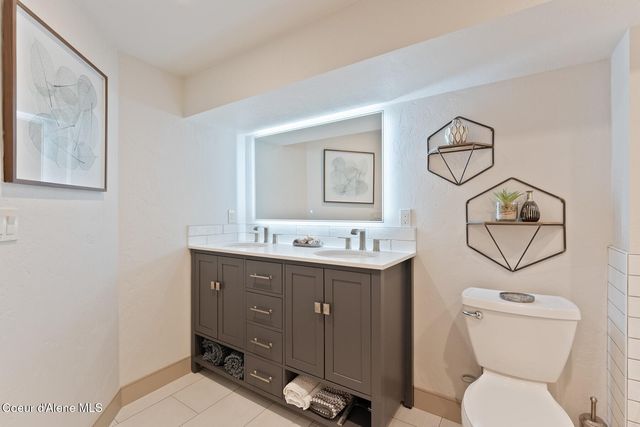 2406 S Silver Beach Rd, Coeur D'alene, ID 83814