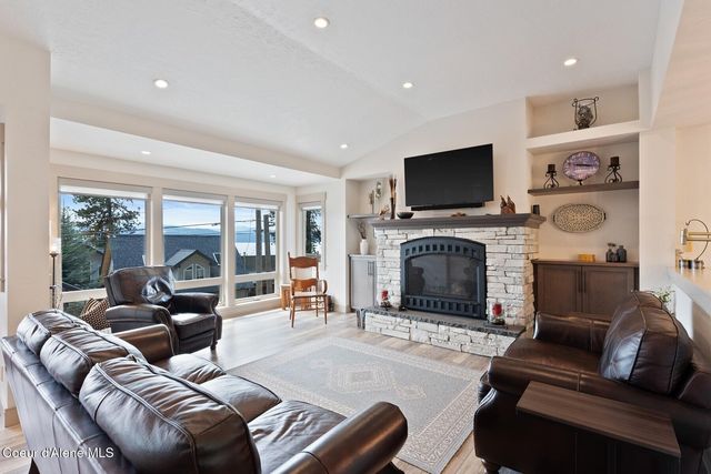 2406 S Silver Beach Rd, Coeur D'alene, ID 83814