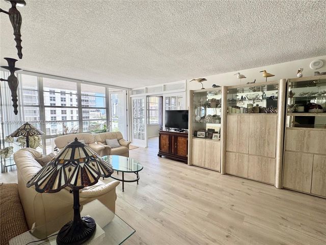 230 174th Street 1110, Sunny Isles Beach, FL 33160