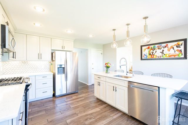 80 Sturbridge Drive, Piscataway, NJ 08854